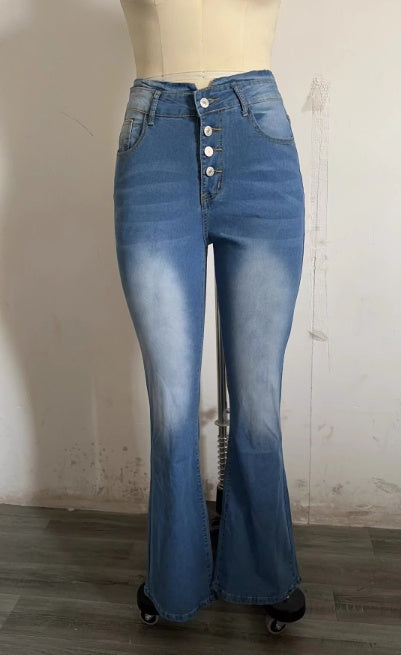 Jean femme taille haute évasé – style street en denim délavé