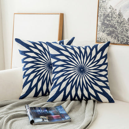 Housse de Coussin Brodée – Style Classique 45×45 cm